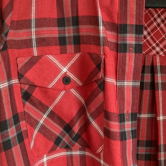 Vince cotton blend long sleeved red plaid blouse with leather trim. Size 4 - Picture 7 of 9
